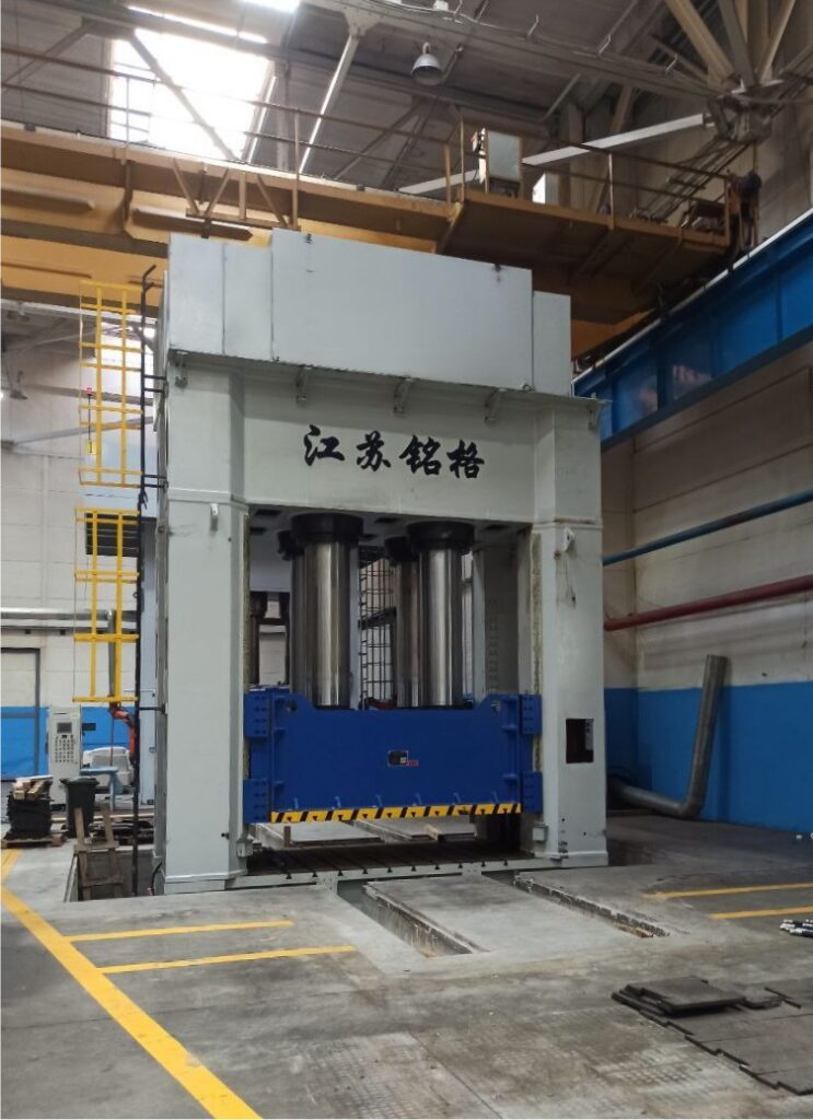 Гидравлический пресс на предприятии Гидравлический пресс на предприятии